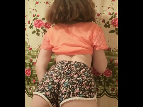 ❤️ Garota jovem e sexy tirando seus shorts da câmera ️ Sexo superior em nós ❌❤