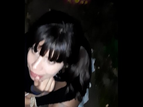 ❤️ Na rua, o pênis inchado em troca de doces ️ Sexo superior em nós ❌❤