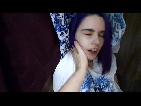 ❤️ Encontrei minha irmã no armário e ajudei-a a se ejacular. ️ Sexo superior em nós ❌❤